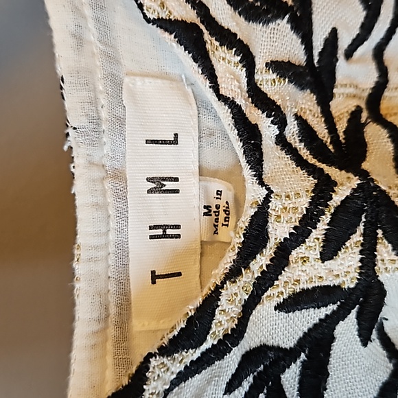 EDISTO Embroidered Peasant Top - Picture 4 of 6